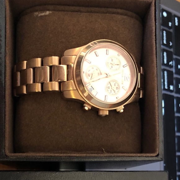 Michael Kors Rose Gold Watch - Picture 1 of 2